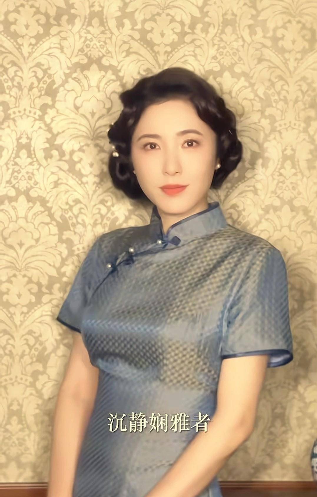 女星曾黎荆州农田种地,戴草帽拿铁锹不矫情,翻地种菜很拿手