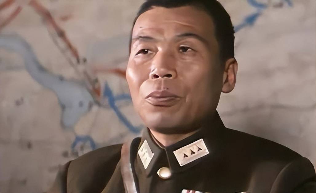 1997年,扮演"李宗仁"的演员邵宏桂林游玩,拍下这一张珍贵合影