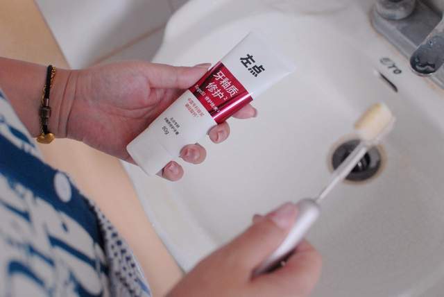 牙痛出血裂缝救星!左点再生硅牙膏用黑科技让牙齿“重生”