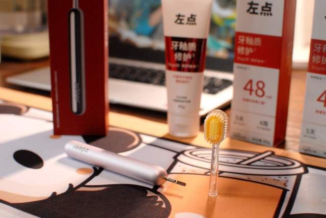 牙痛出血裂缝救星!左点再生硅牙膏用黑科技让牙齿“重生”