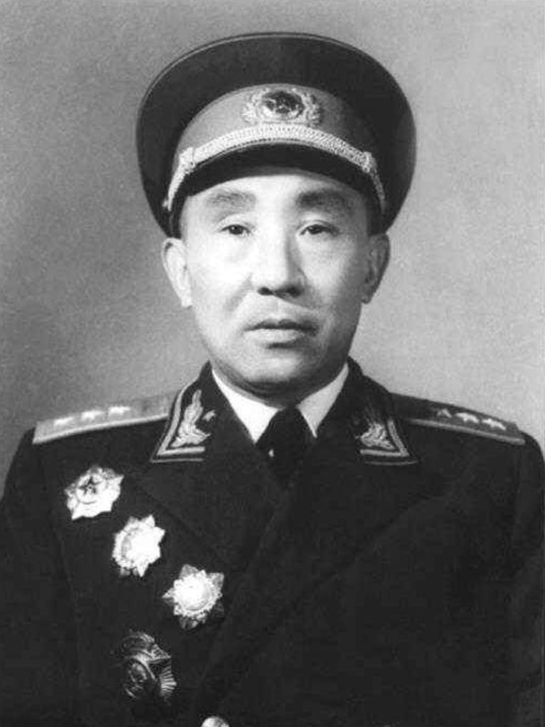 还有一人能够镇住他是多位上将的老师