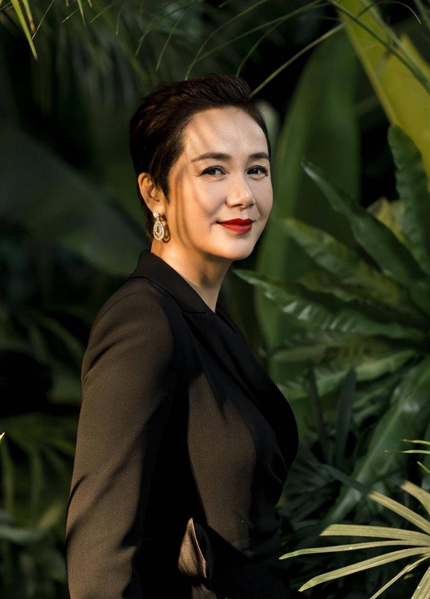 蒋雯丽:从清纯玉女到实力演员,嫁导演顾长卫,陷"包养"绯闻