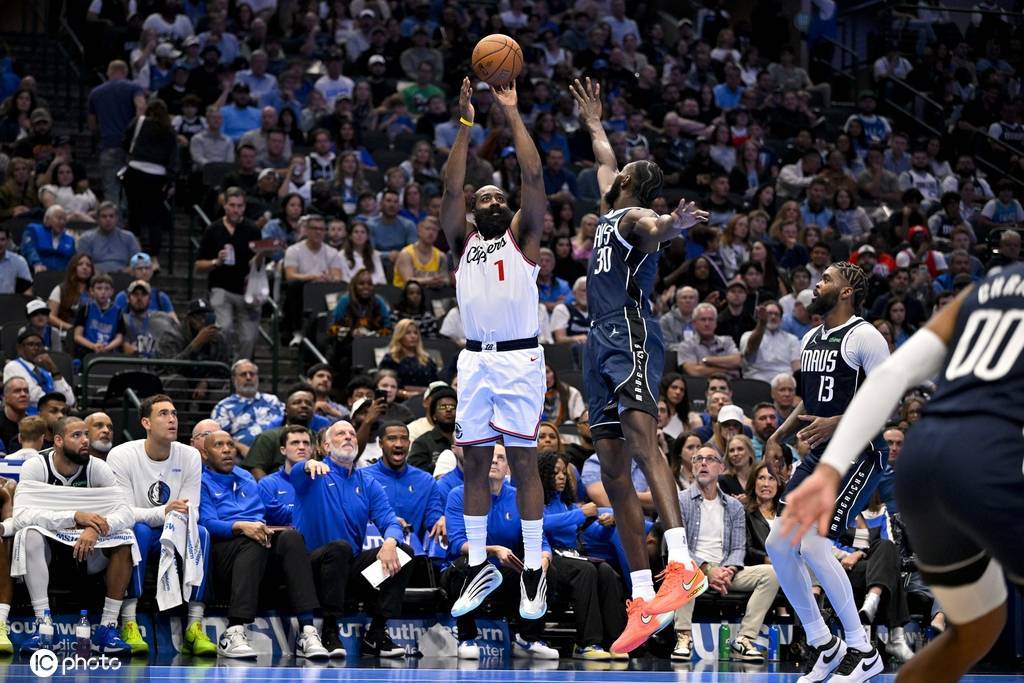 哈登41分14篮板11助攻 快船双加时险胜独行侠