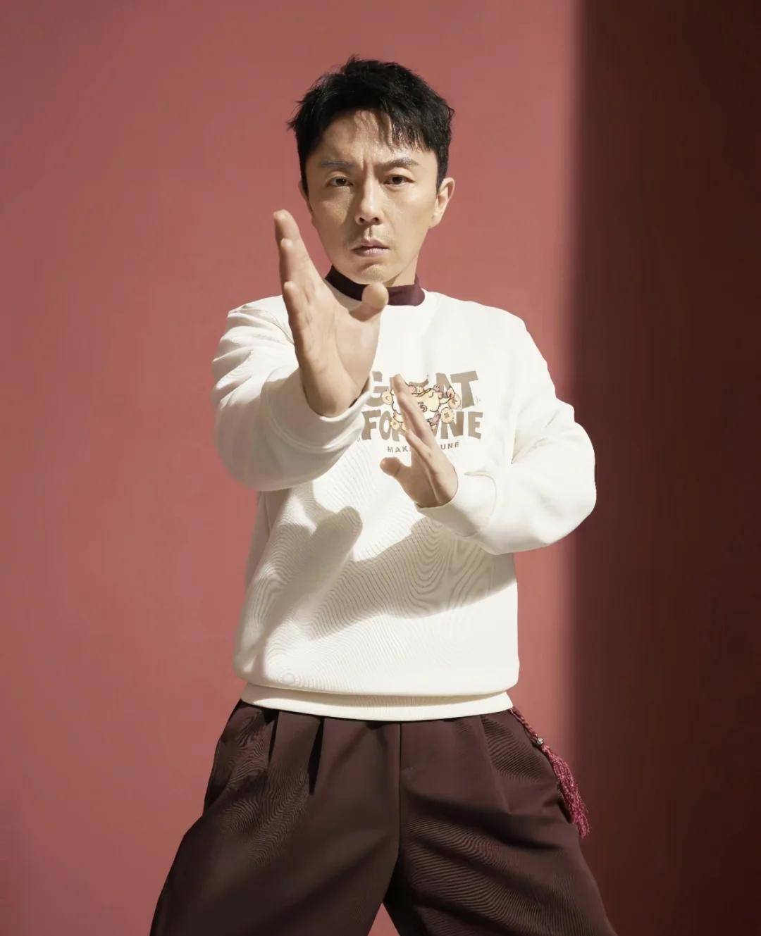 同样是武术演员,谢苗登上全运会舞台,和释小龙走上了不一样的路