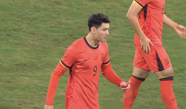 邵佳一现场考察，爱将送失误，拜合拉木有望回国足 留洋新星高球商