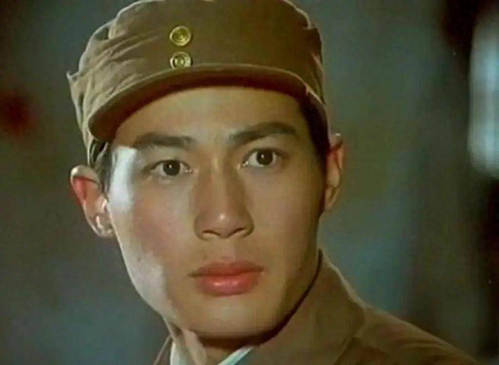 马晓伟:演技不输周里京,比唐国强还帅,如今过得低调幸福