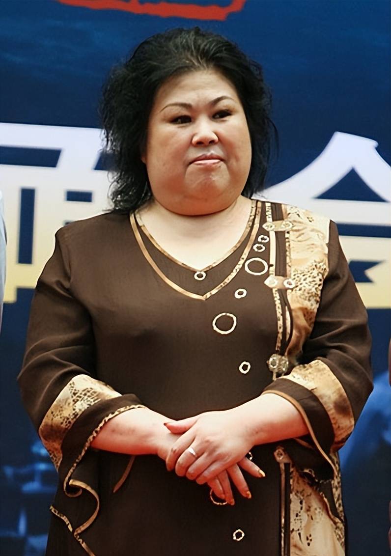 戏里戏外都是富婆,58岁至今未婚,千万资产恐无人继承