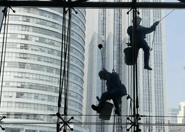 自动擦窗机哪款好一点又实惠？十大品牌教你选！别再冒险擦窗了