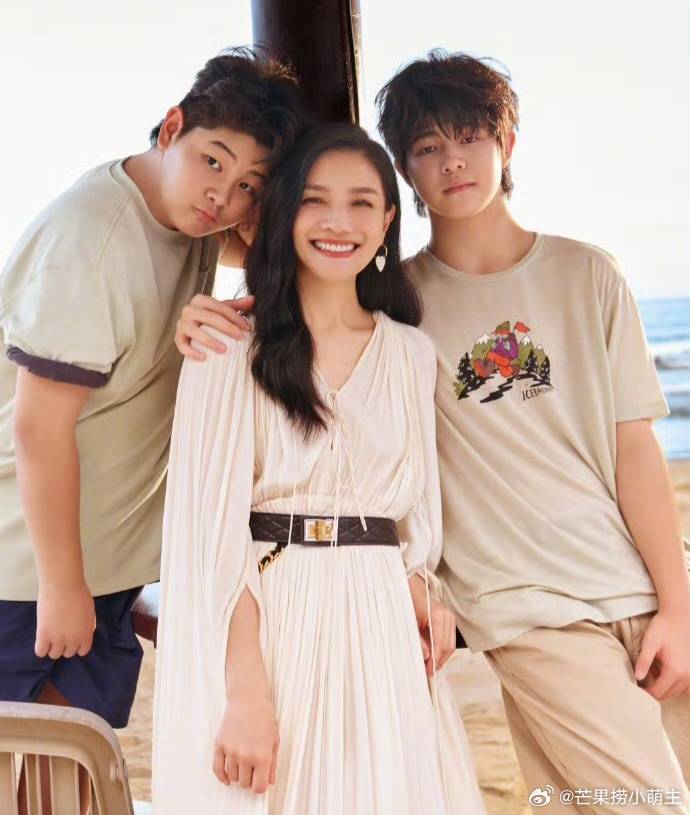 网友曝沙溢两个儿子在英国上学,沙溢胡可频繁现身英国陪读 插图6 网友曝沙溢两个儿子在英国上学,沙溢胡可频繁现身英国陪读 插图6