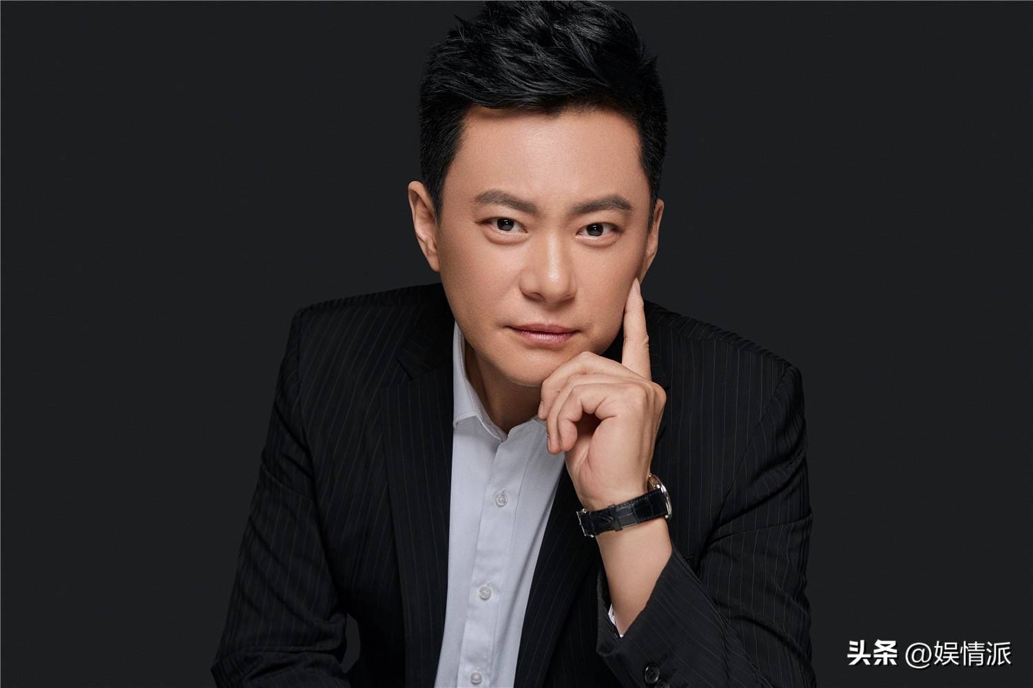 他被视为濮存昕的接班人,演了30余年的戏却不火,现在凭新剧获赞