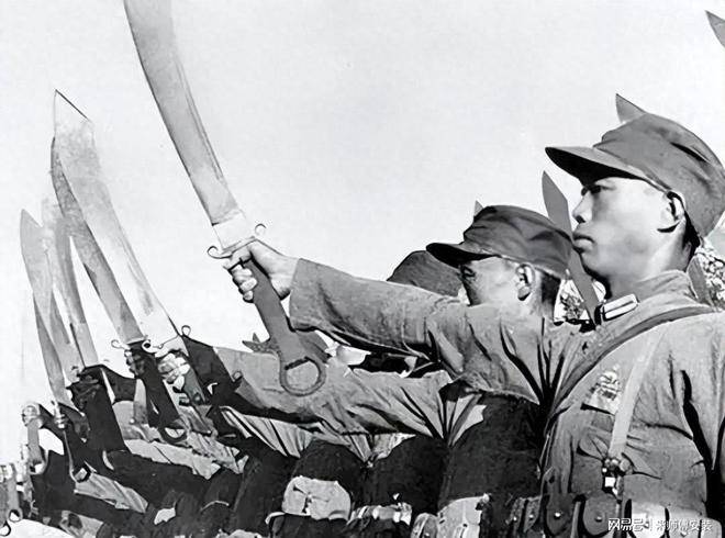 北约唯一参阅兵的领导人：一句揭秘西方缺席原因