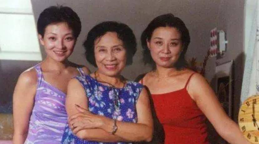 千手观音背后,张继刚隐藏秘密到春晚前夕,最后赢得观众起身鼓掌