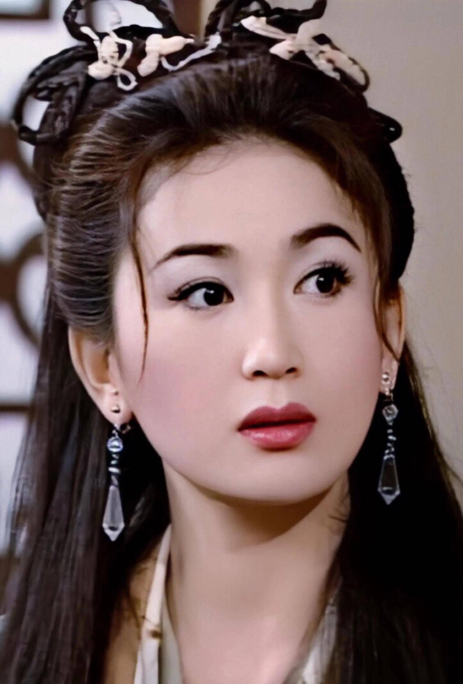 温碧霞:贫民窟走出的艳星,嫁豪门20年无子,54岁再战大尺度电影