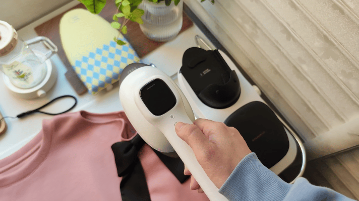 专业级奢护熨衣体验!舒乐氏Lina挂烫机，让每日精致成为轻松习惯!