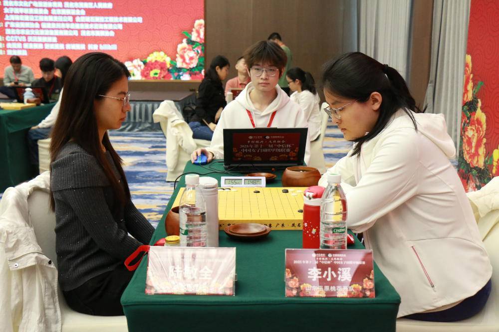 李小溪vs陆敏全曾楚典vs罗楚玥尽管本场1比2落败,但山东平原桃花开队