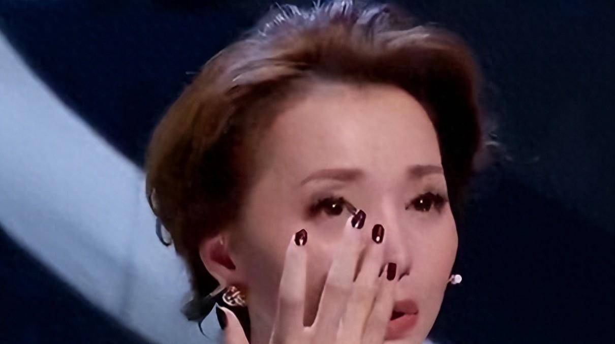 国外生子只是表象!从央视一姐到"查无此人",董卿终于自食恶果