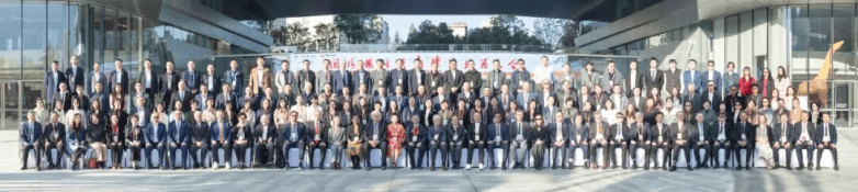 东莞爱尔眼科医院专家受邀出席国际视网膜高峰论坛，以国际视野引领眼底病精准诊疗(图1)