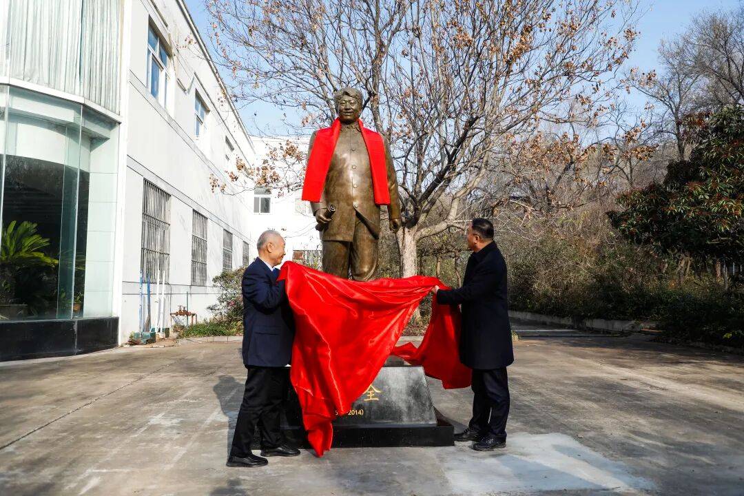 时代楷模赵志全同志铜像落成仪式举行