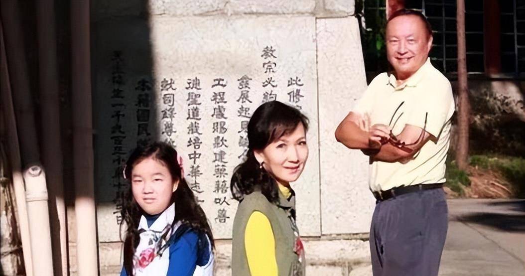 陈美琪:定居上海,67岁身材苗条,与子女无缘也能过得很幸福