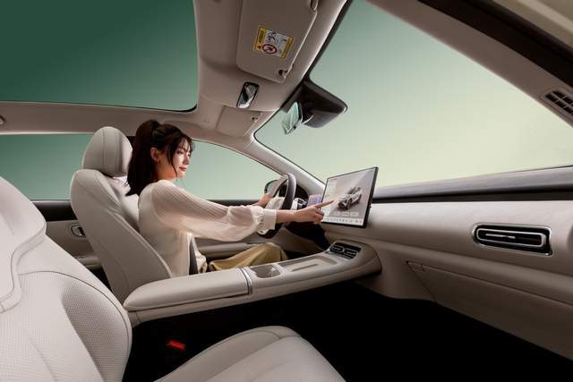 《长安启源全新Q05开启超级购车季，全系无门槛超级置换一口价7.49万元起！》