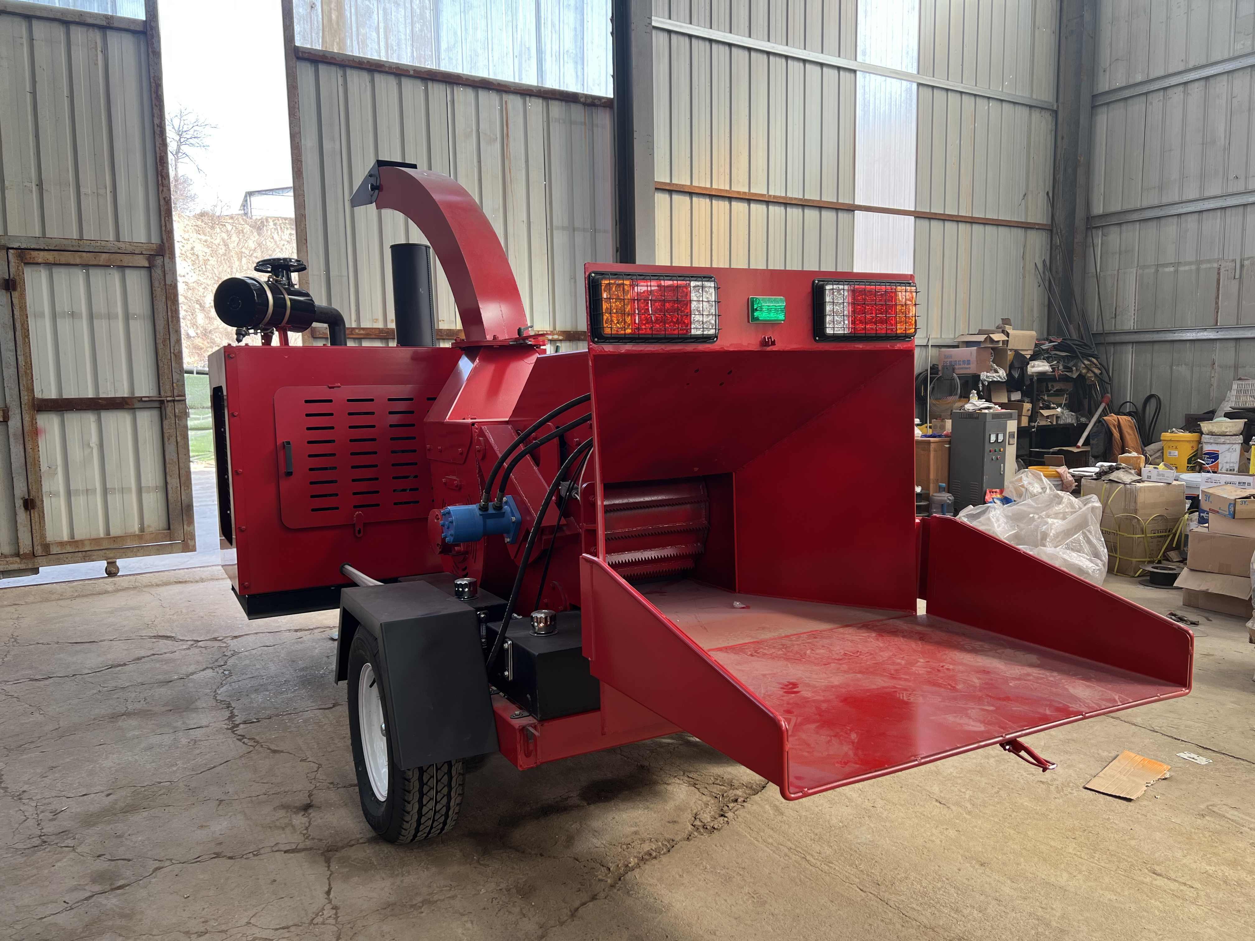 树枝粉碎机厂家揭秘:如何提升设备的粉碎效率与细度