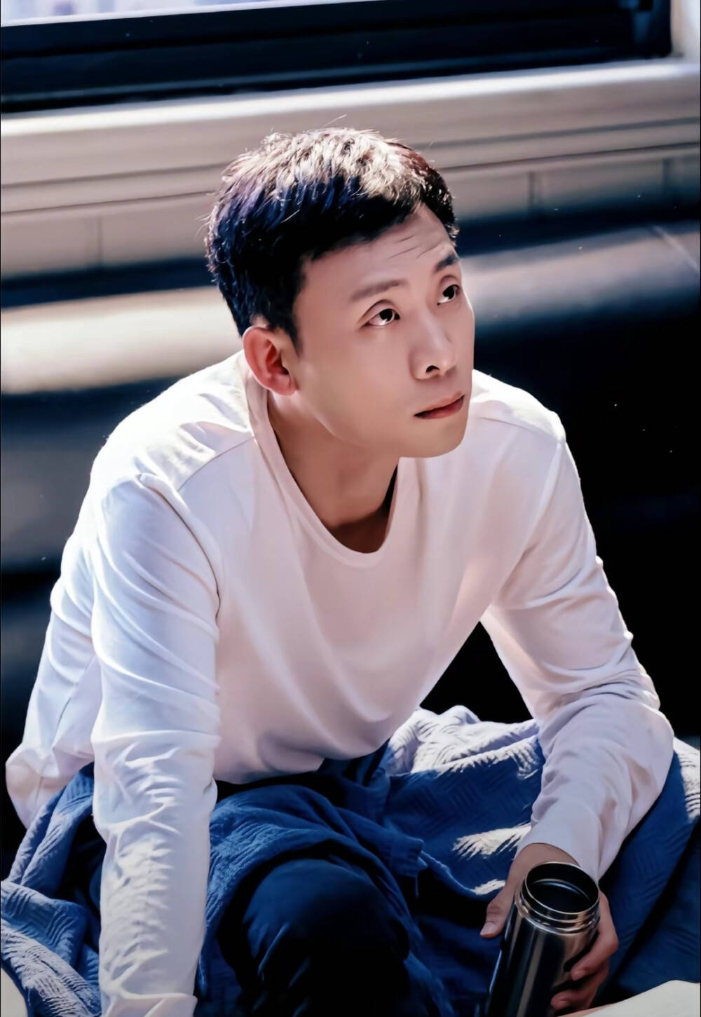 名气大也没用!47岁张译满头白发一脸沧桑,给所有丁克家庭提了醒