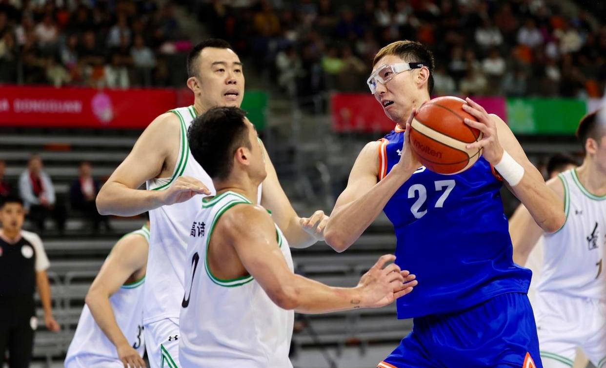 胡金秋直言男篮失拼劲，这一夜球队体面彻底粉碎