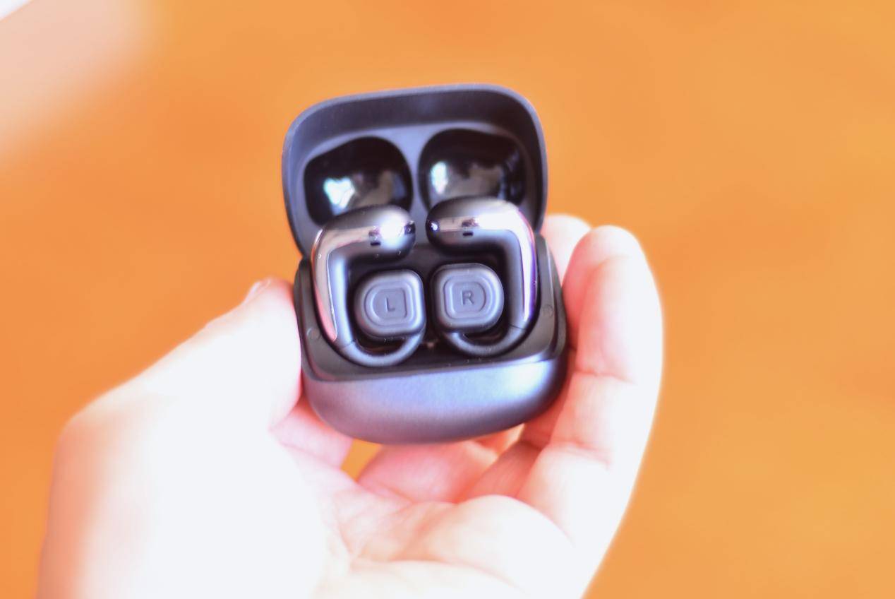 百元级耳机卷王来了，千元级音质的西圣Plume耳夹式耳机