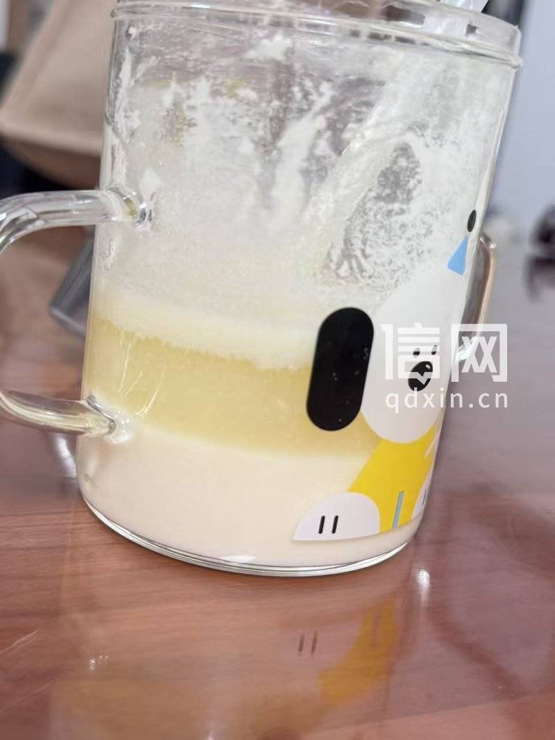美多棒儿童奶粉冲泡出现沉淀分层 客户投诉时发