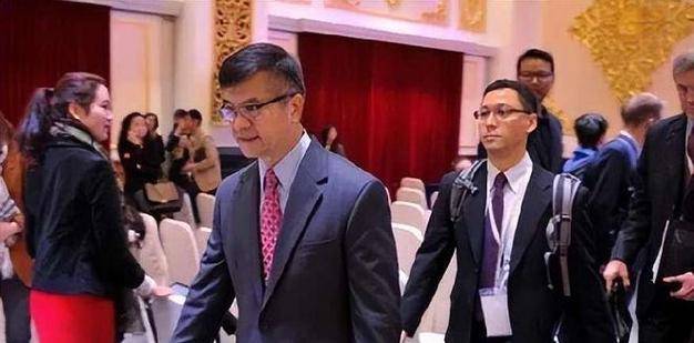 美国成为许多人心中的理想之地.骆家辉的祖父骆世泽便是其中一位