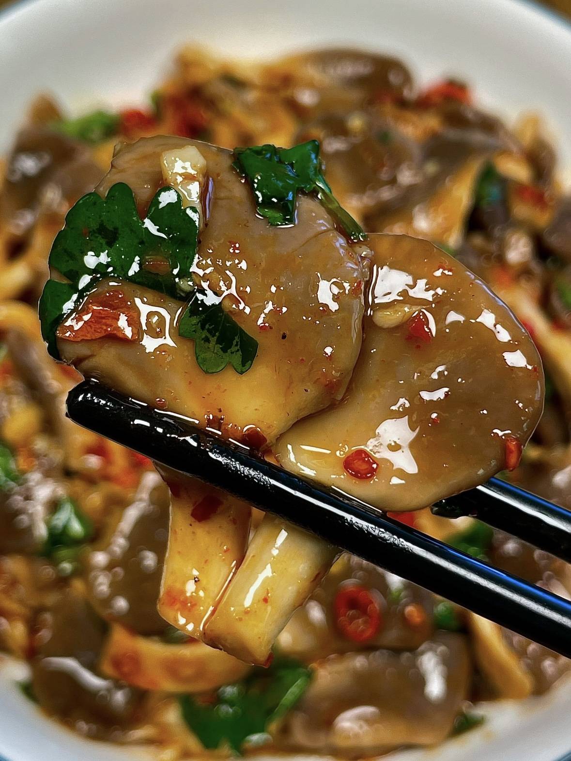 香辣平菇成本5块钱做出下饭神菜