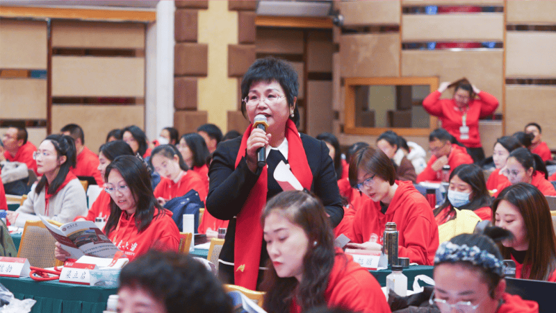 北京大学高校骨干教师科研素养提升与新媒体和AI应用研修班(第五期)在北京大学隆重开班