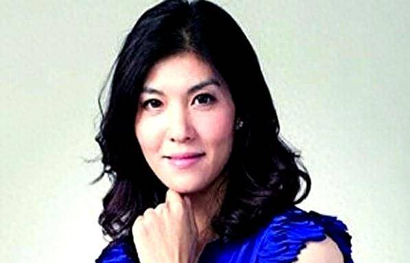 53岁庄泳近照美翻了!泳池破纪录女王变气质富婆,儿女双全活成人生赢家