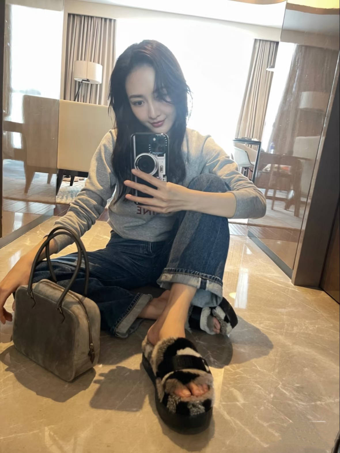 王鸥母女罕见同框太温馨