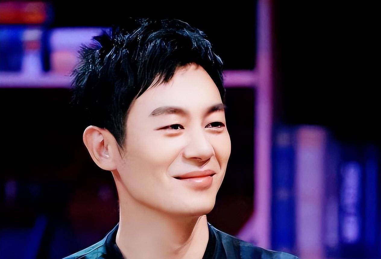 不会演将军别尬演!朱亚文《大生意人》出圈,客串逆袭成主角