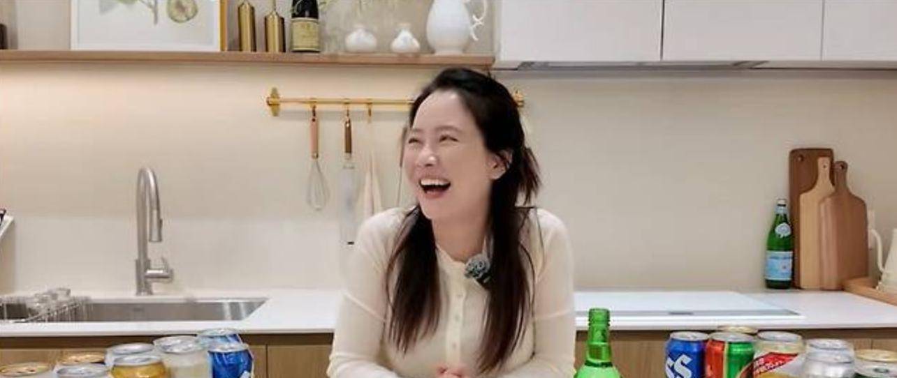 韩国女星宋智孝44岁仍未婚,自曝原因:太爱喝酒,一次能喝8瓶