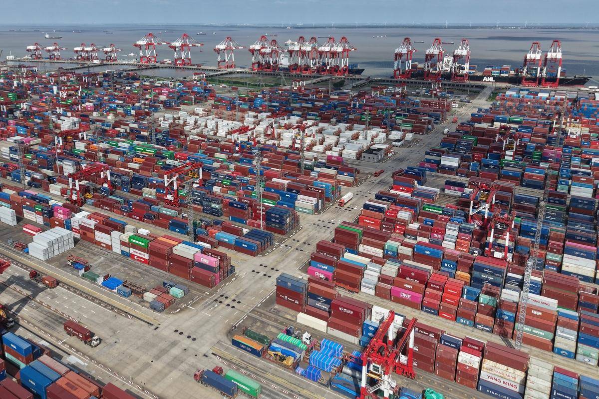 In-depth Analysis of the Impact of China's 'Record High Trade Surplus Amid Domestic Deflation and Rising Unemployment' Phenomenon on A-Share Investments