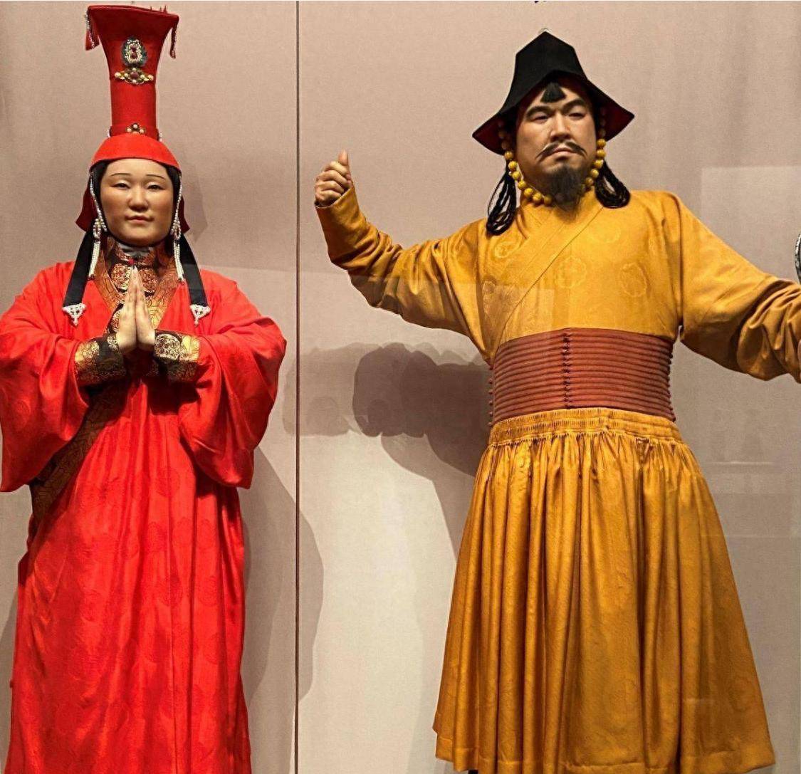 元朝贵族和平民女子服饰的区别