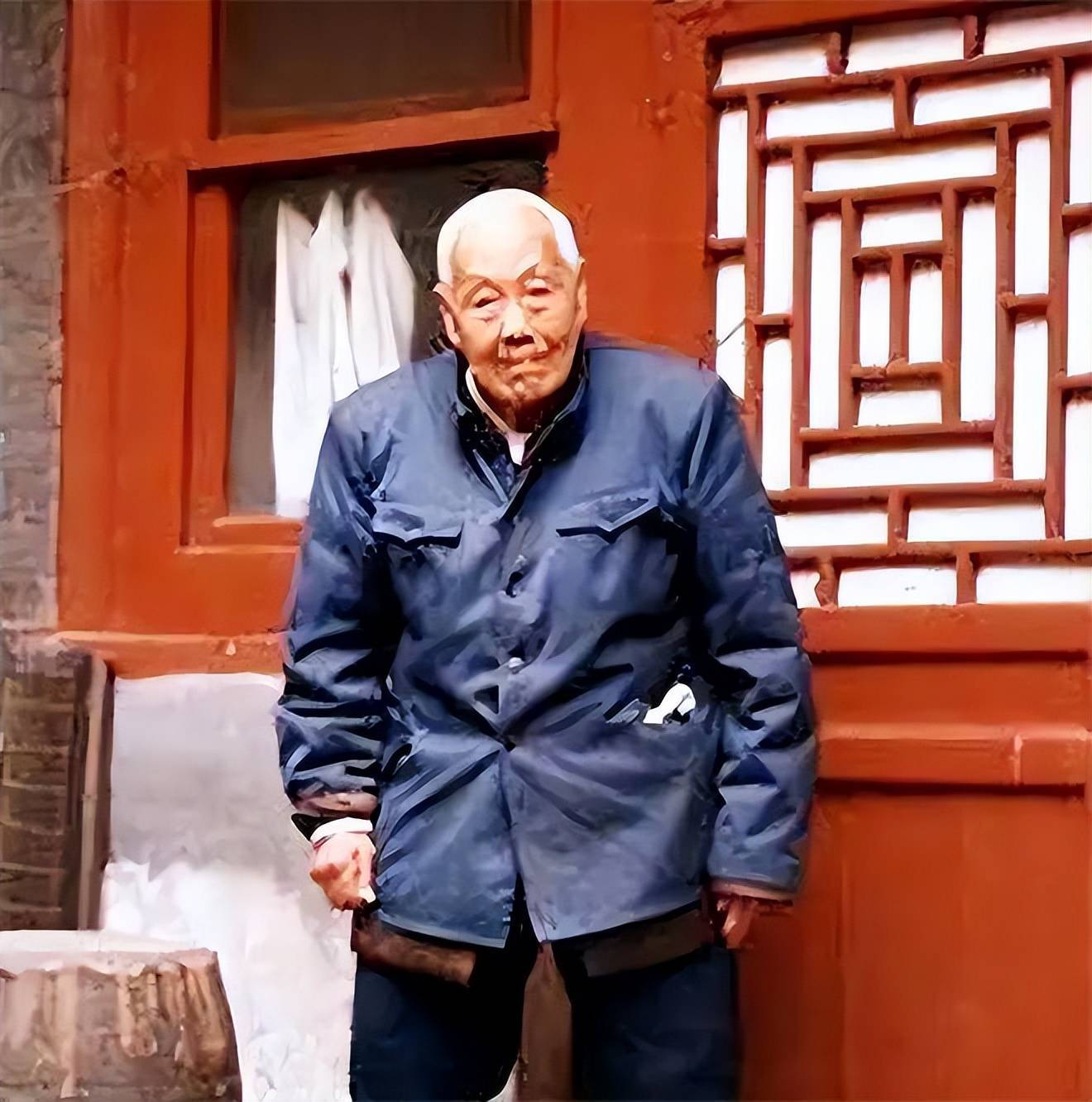 解放后,太监孙耀庭被分配负责全市的寺庙管理,每个月工资35元