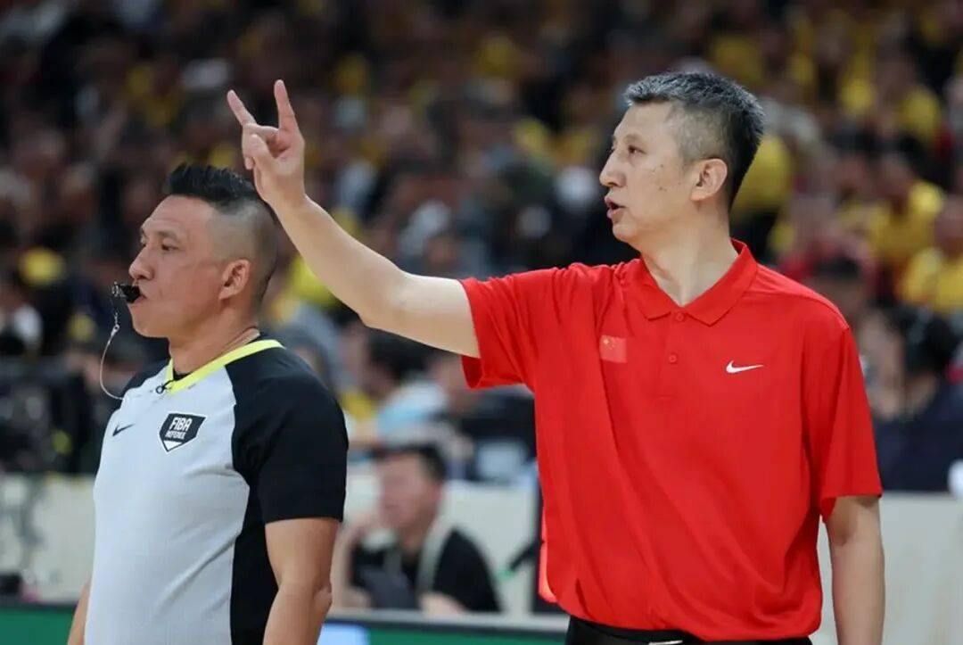 不好对付！中国男篮劲敌“双枪组合”横空出世，郭士强不装摊牌了