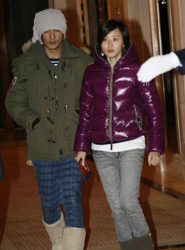 原来她是朴树老婆!为丈夫20年不生娃,经常分居,如今把狗当亲人