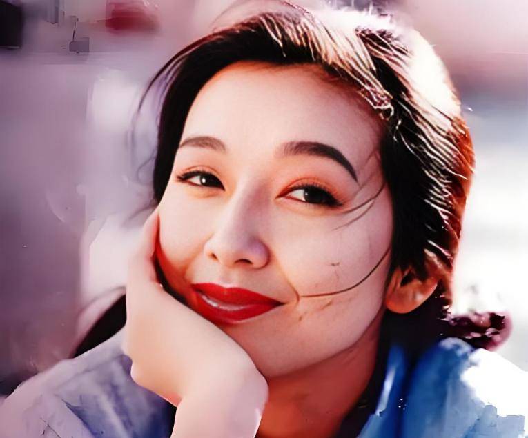 钱再多有啥用?58岁身家过亿的江珊,如今每天为27岁女儿操碎了心
