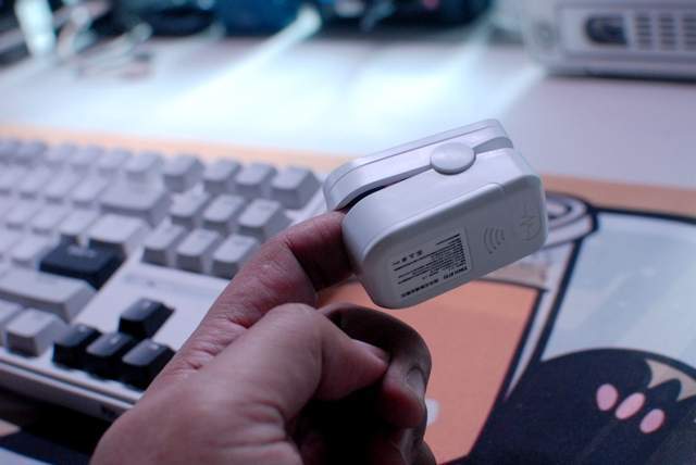 血氧仪推荐与评测：町石tinx指夹式脉搏血氧仪，又快又准又便携