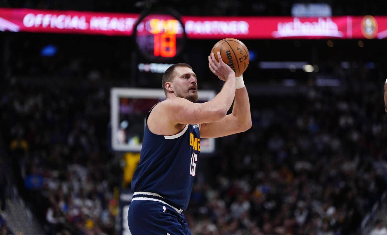 不止约基奇 56 + 三双！圣诞大战全纪录：马刺三杀雷霆 尼克斯史诗逆转