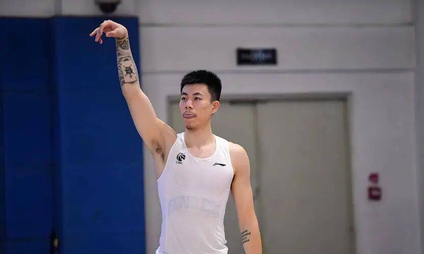 CBA规则玩真的！张镇麟0分红不了，发布会门口就得掉头走人！