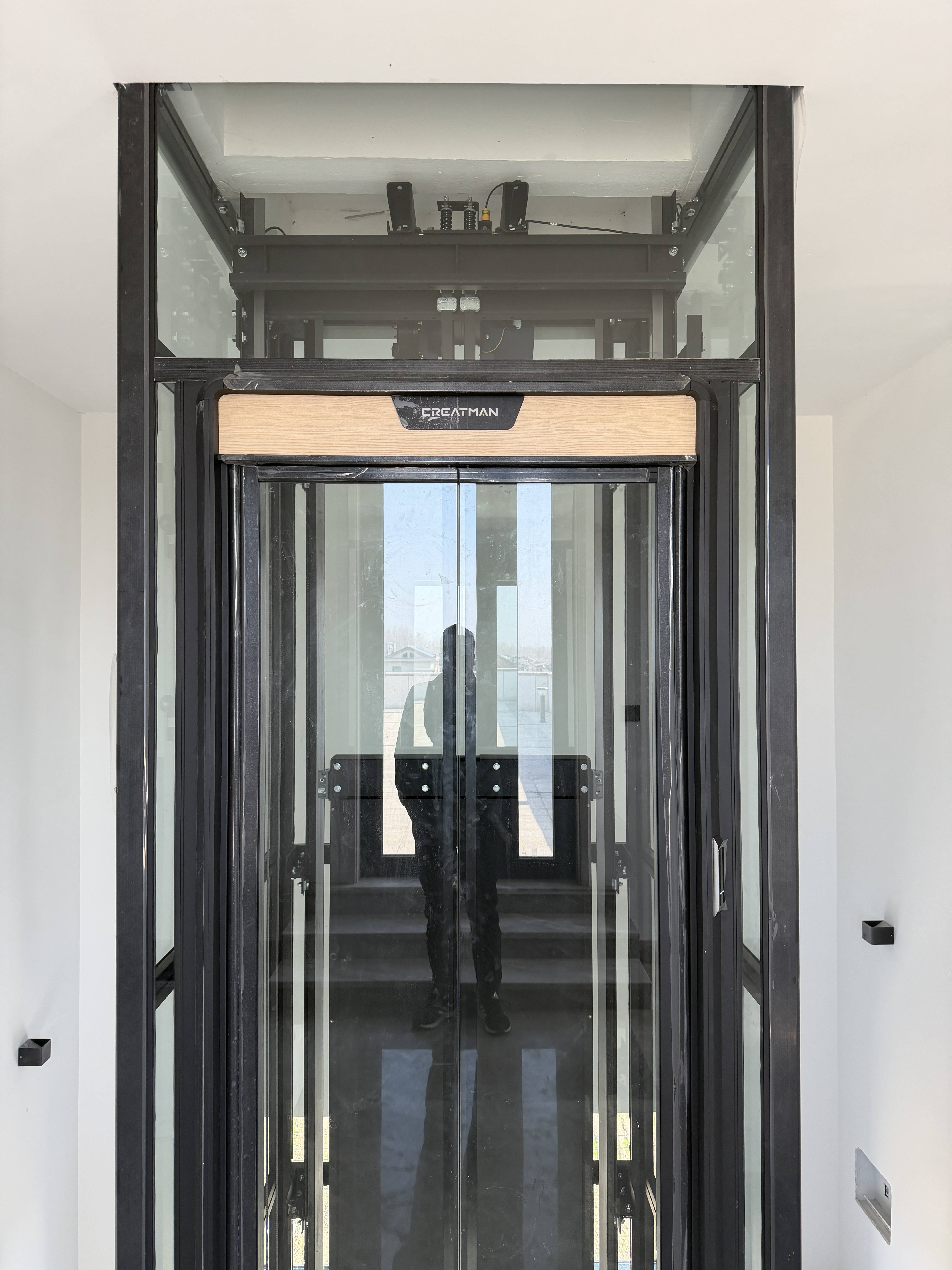 龙门数控铣床操作方法（1㎡曳引式龙门架大型厂家推荐：杭州科锐曼电梯有限公司）大型龙门式数控铣，奔走相告，