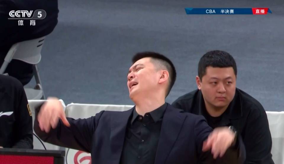 辽篮4胜开局难掩阵容缺陷，张镇麟话里有话，球迷始终不释然！