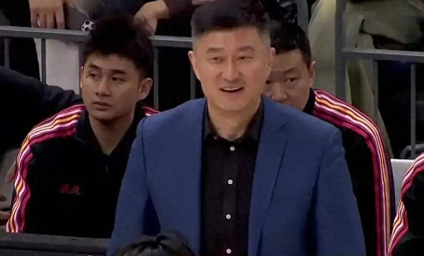 朱芳雨800万花得超值！萨林杰25+13带队大胜天津，广东肚腩特真香