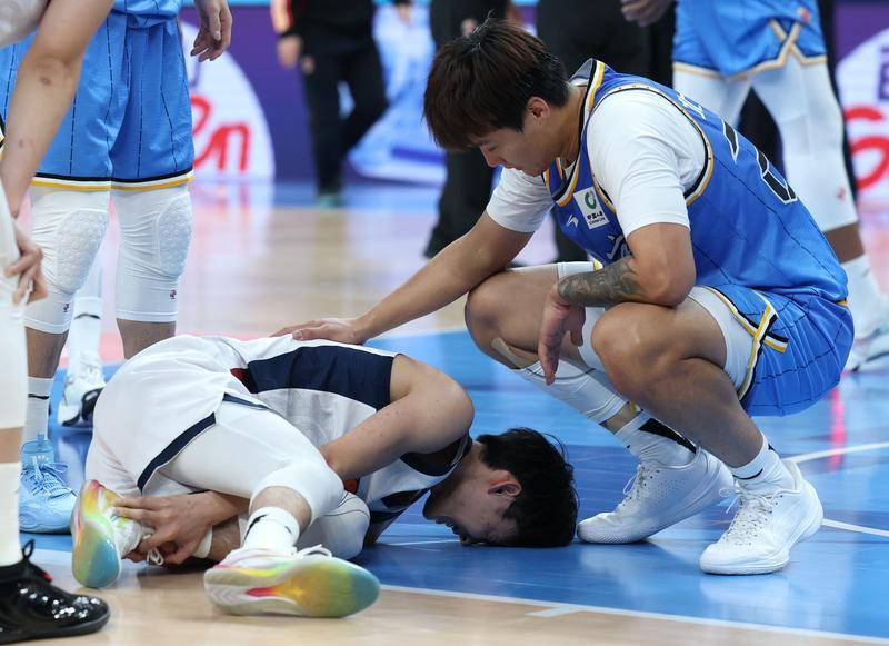 万幸！骨头和韧带没问题 萨姆纳最该向徐杰道歉？