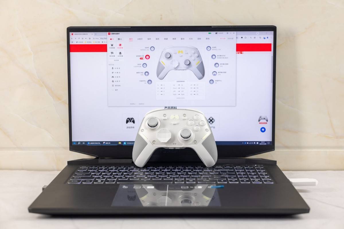 手感出色，AI加持功能更强，北通鲲鹏40御铠白游戏手柄体验